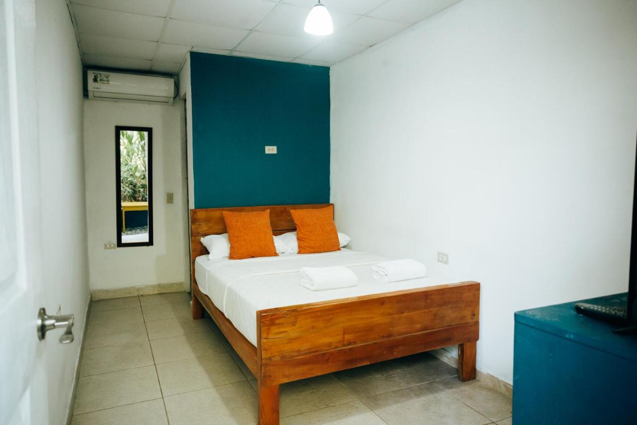 Hostal & Cafe Travelers ซานติอาโก ภายนอก รูปภาพ