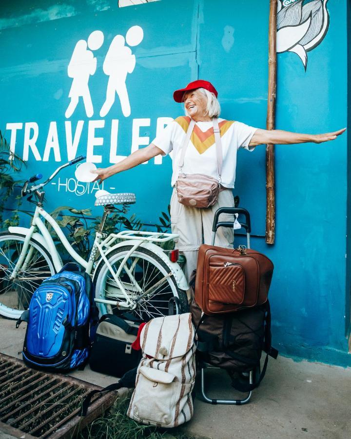 Hostal & Cafe Travelers ซานติอาโก ภายนอก รูปภาพ