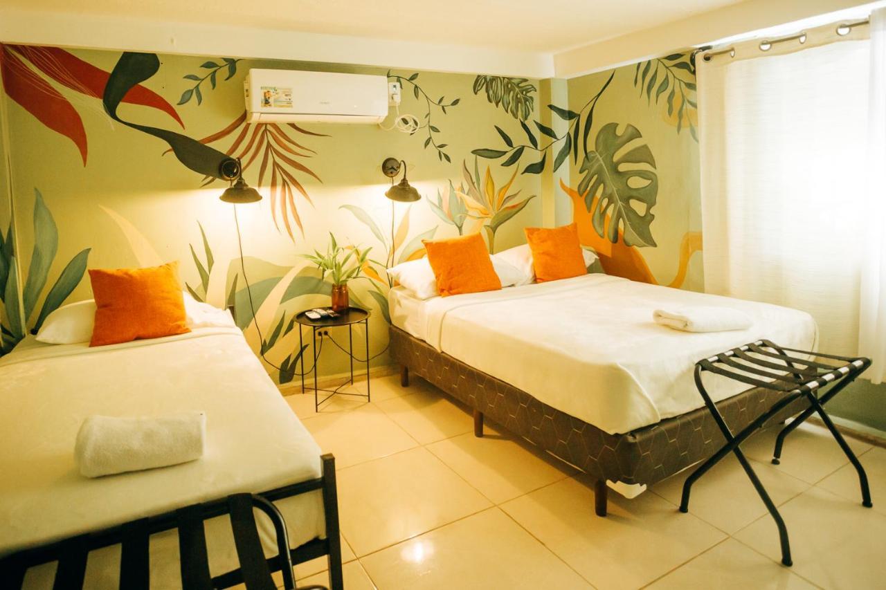 Hostal & Cafe Travelers ซานติอาโก ภายนอก รูปภาพ
