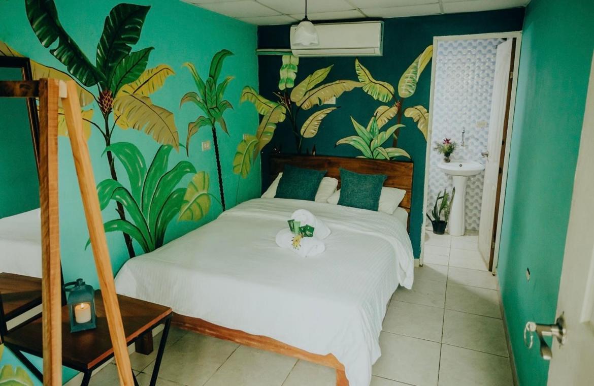 Hostal & Cafe Travelers ซานติอาโก ภายนอก รูปภาพ